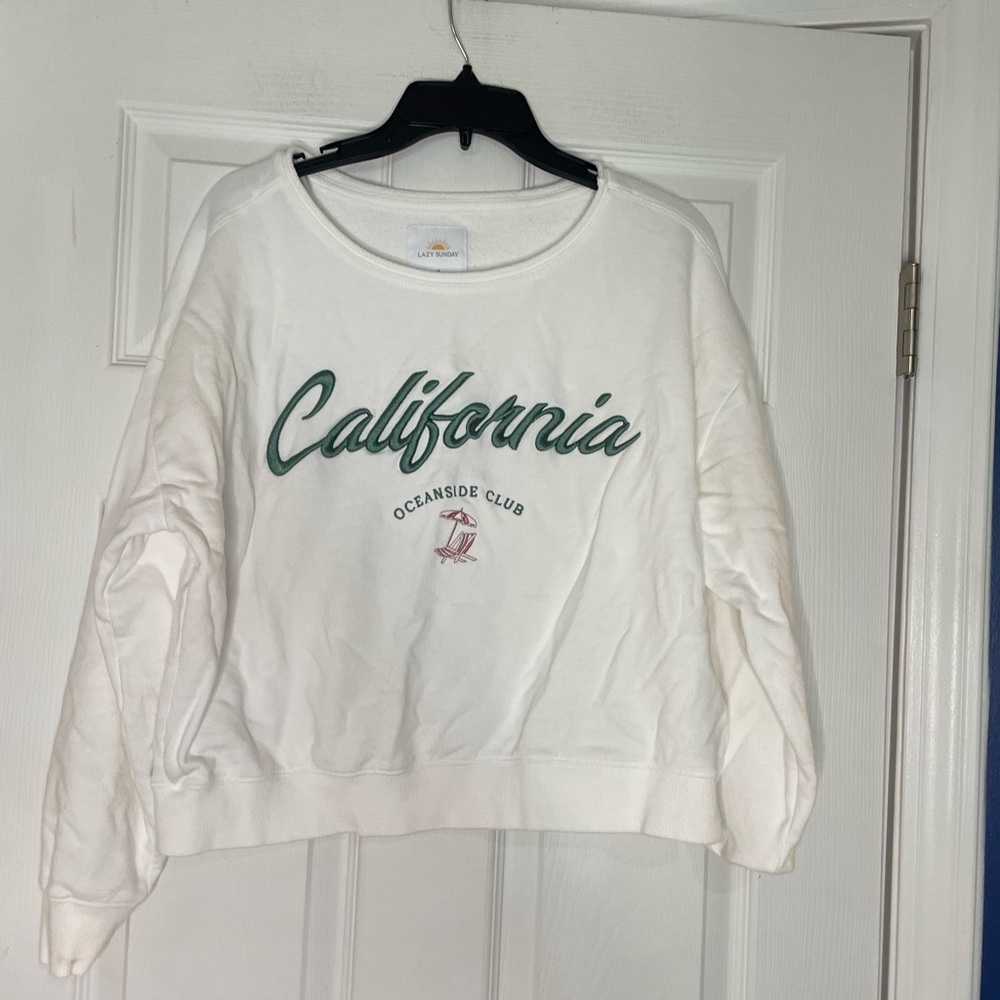 Lazy Sunday cropped cotton  California Ocean Side
Club Sweatshirt in white - Med